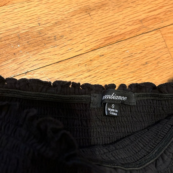 2 Pre-owned women’s tops. - Picture 2 of 7